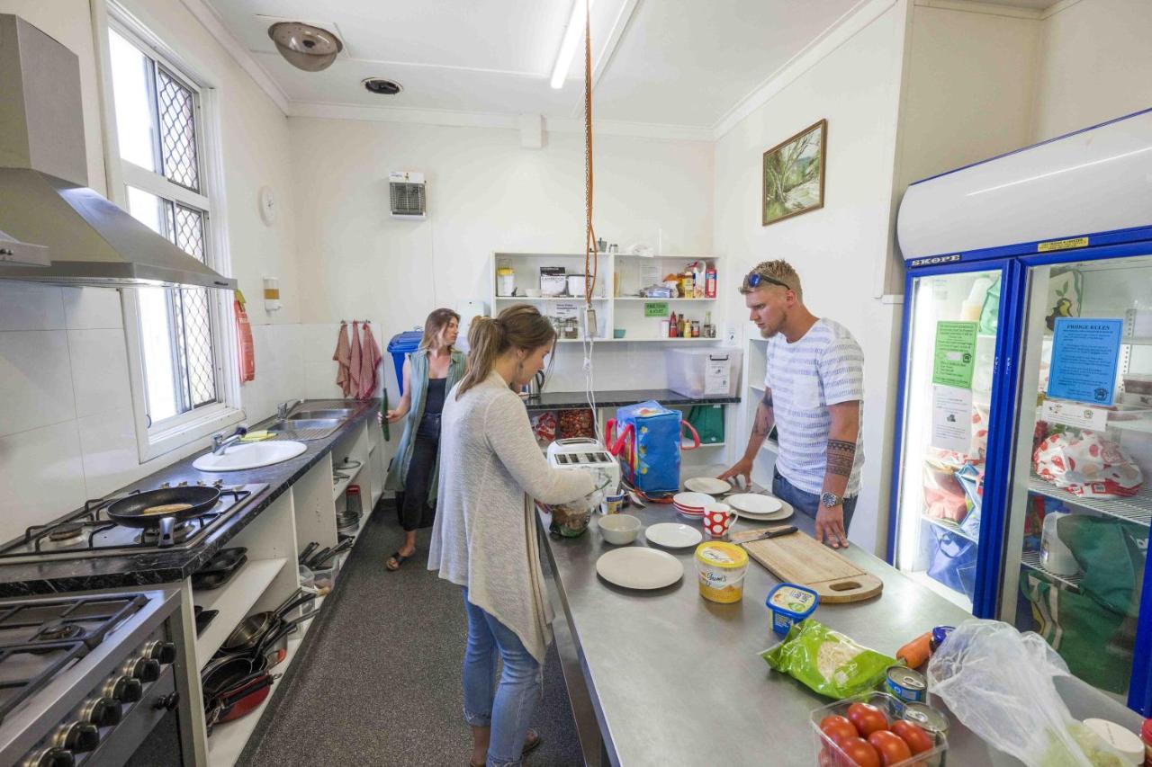 Хостел Dolphin Retreat Bunbury Yha Экстерьер фото