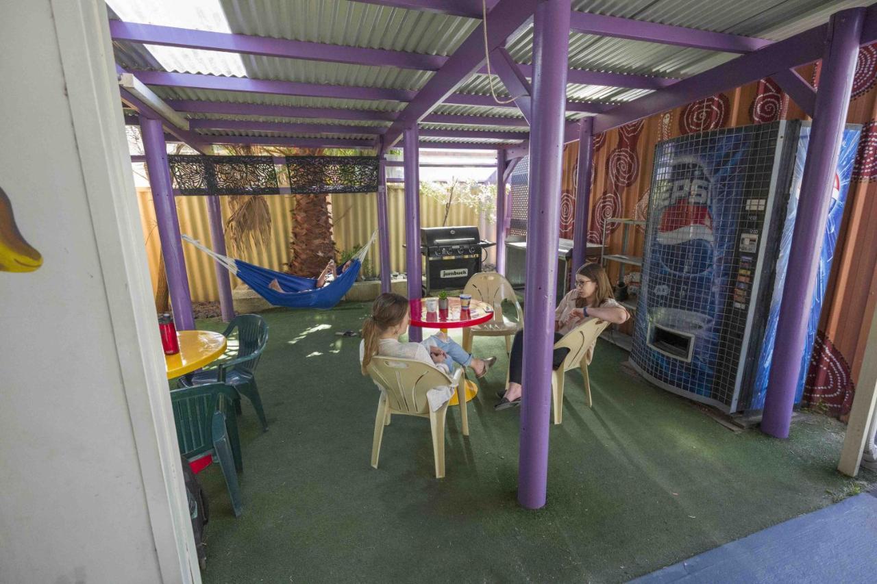 Хостел Dolphin Retreat Bunbury Yha Экстерьер фото